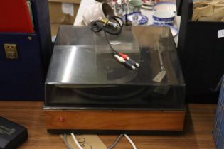 A VINTAGE GARRARD RECORD PLAYER WITH A GARRARD DECK CARTRIDGE HOLDER