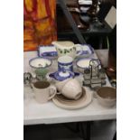 A QUANTITY OF CERAMICS TO INCLUDE ABBEY 'SHREEDED WHEAT DISHES', GRINDLEY VASE, POOLE POTTERY
