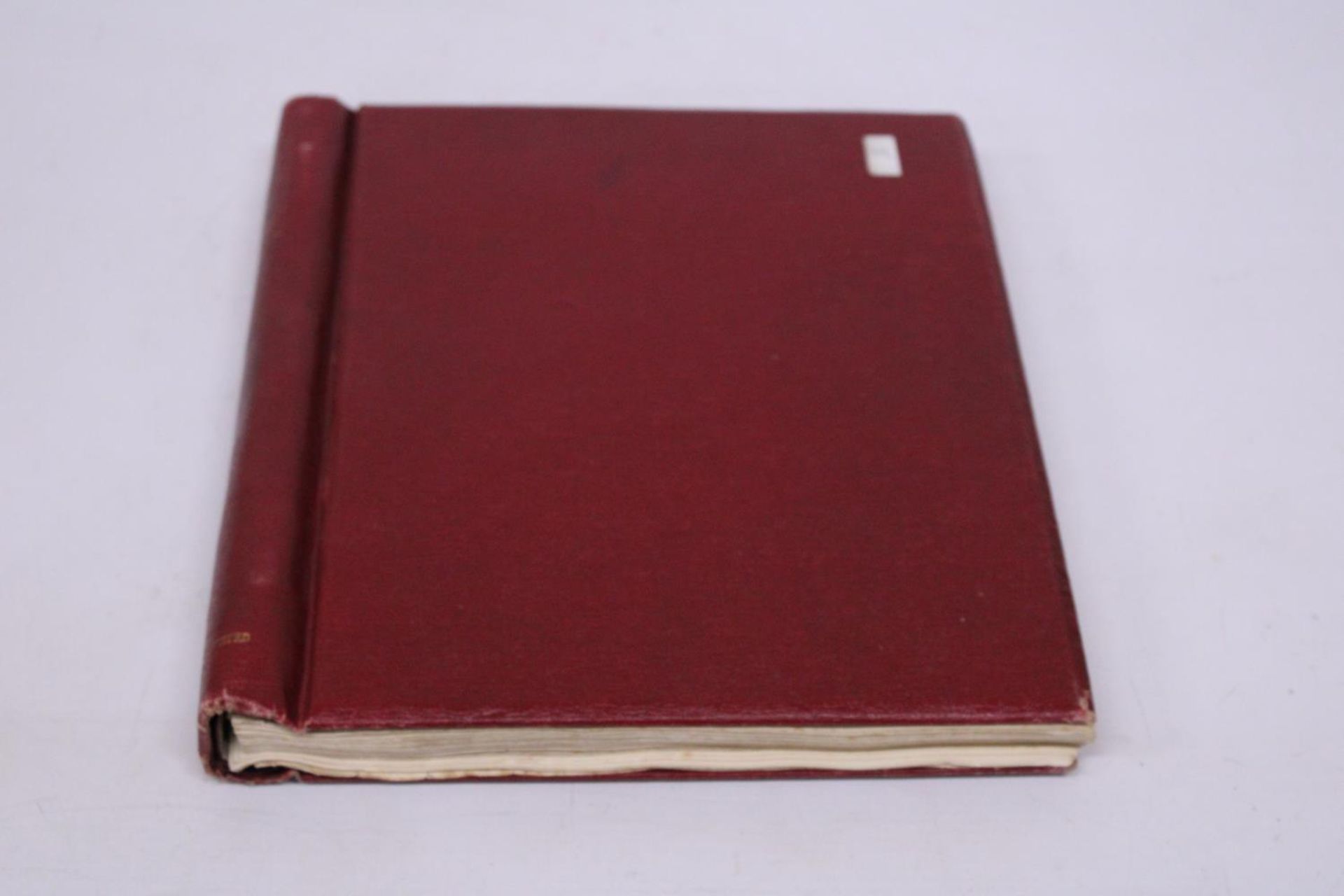 THE RED SIMPLEX BLANK ALBUM HOUSING GOOD RANGES OF BRITISH COMMONWEALTH PLUS SOME FOREIGN . - Image 3 of 5