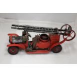 A 1930'S STEEL AND TIN PLATE FIRE ENGINE, LENGTH 41CM