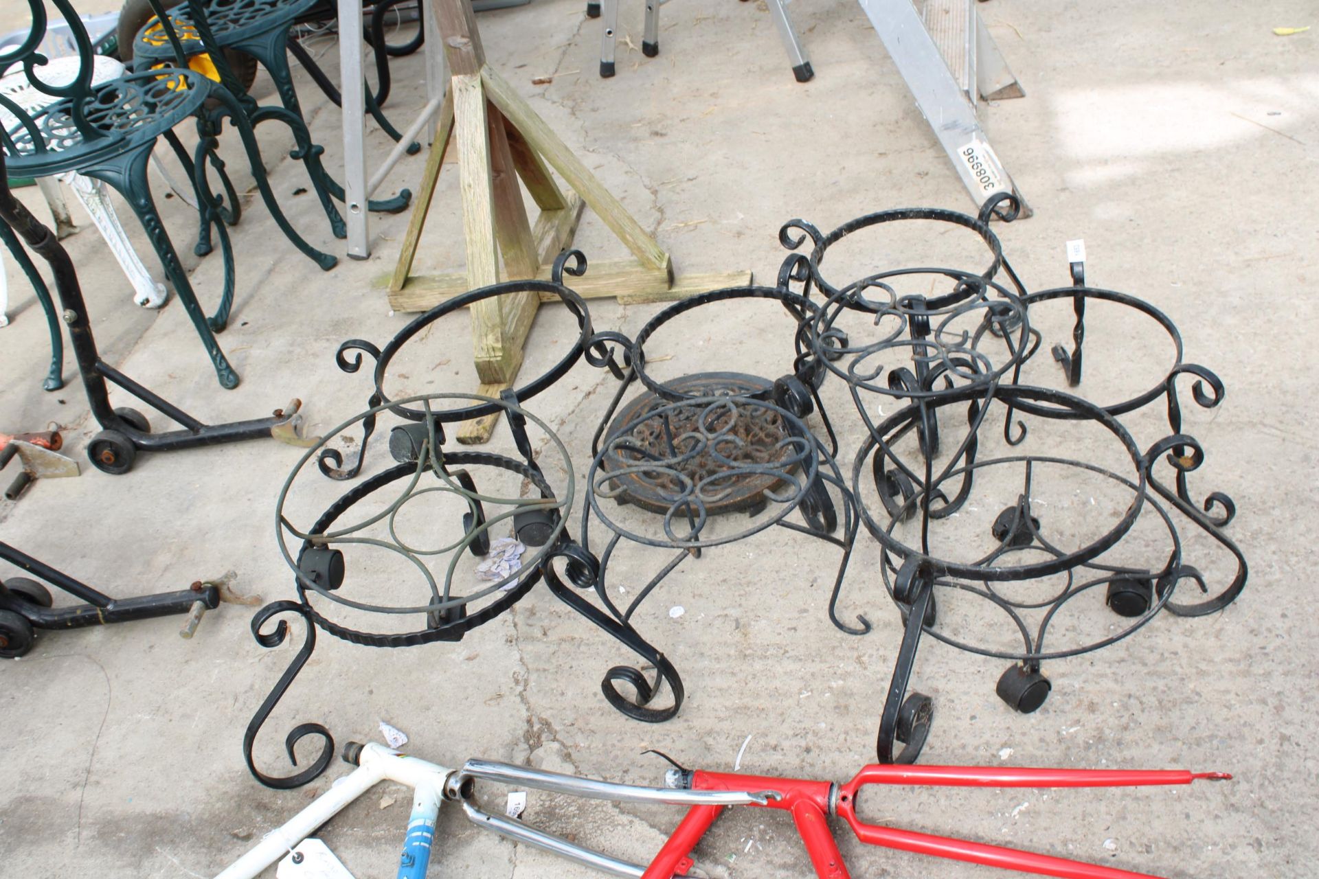 AN ASSORTMENT OF VARIOUS METAL PLANT STANDS ETC - Image 2 of 2