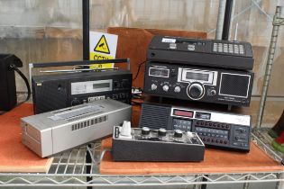 AN ASSORTMENT OF RETRO STEREO EQUIPMENT TO INCLUDE A REGENCY DIGITAL FLIGHT SCAN, A SONY POWER