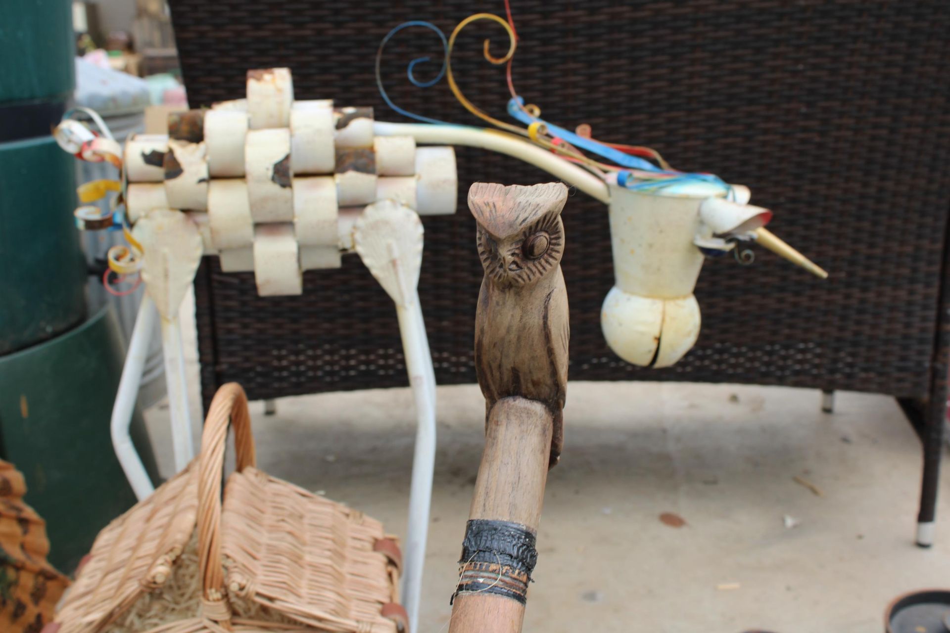 AN ASSORTMENT OF ITEMS TO INCLUDE WICKER BASKETS, A WALKING STICK AND A METAL FIGURE - Image 4 of 4