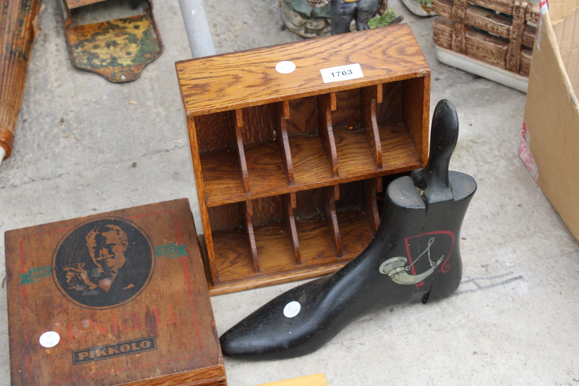 AN ASSORTMENT OF ITEMS TO INCLUDE A SHOE STRETCHER, A LETTER RACK AND A TREEN BOWL ETC - Image 2 of 2