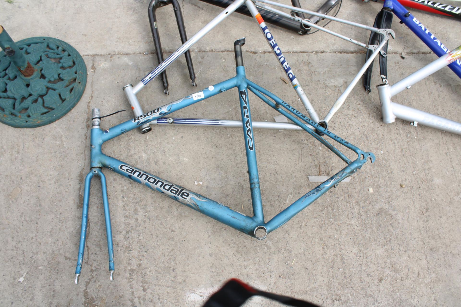 THREE VARIOUS BIKE FRAMES TO INCLUDE A CANNONDALE AND A PEUGEOT ETC - Image 3 of 3