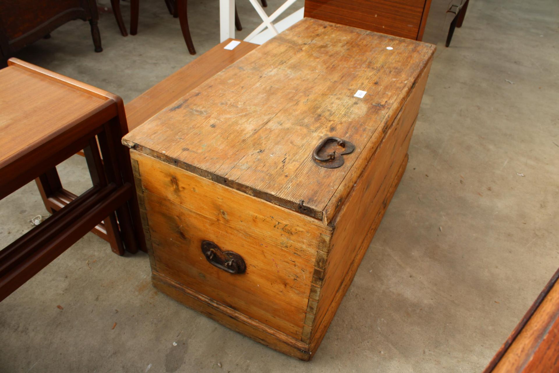 A VICTORIAN PINE BLANKET CHEST, 37" WIDE - Image 3 of 3