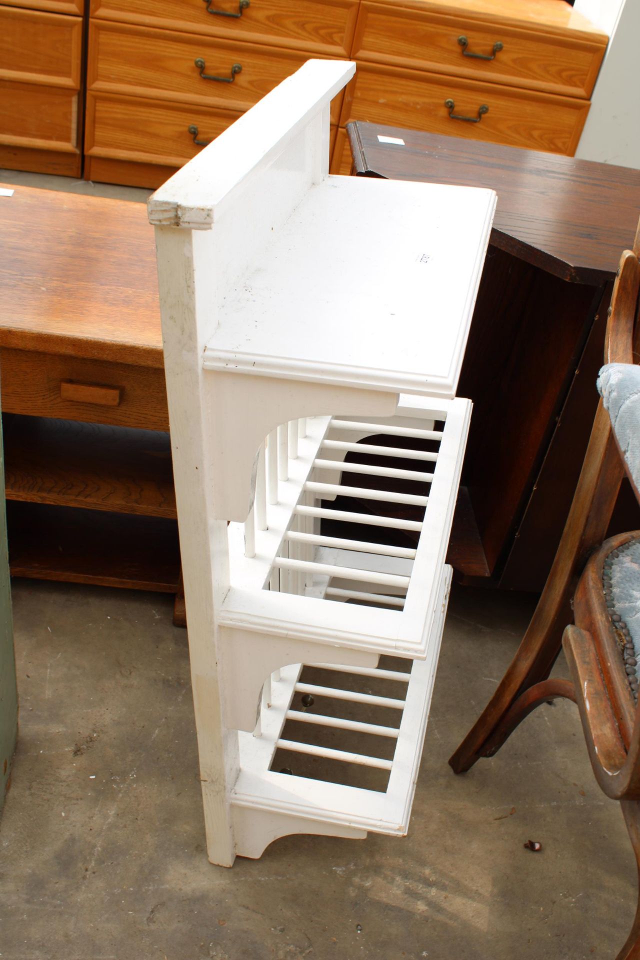 A WHITE PAINTED THREE TIER WALL RACK WITH THREE COAT HOOKS, 20" WIDE - Image 2 of 2