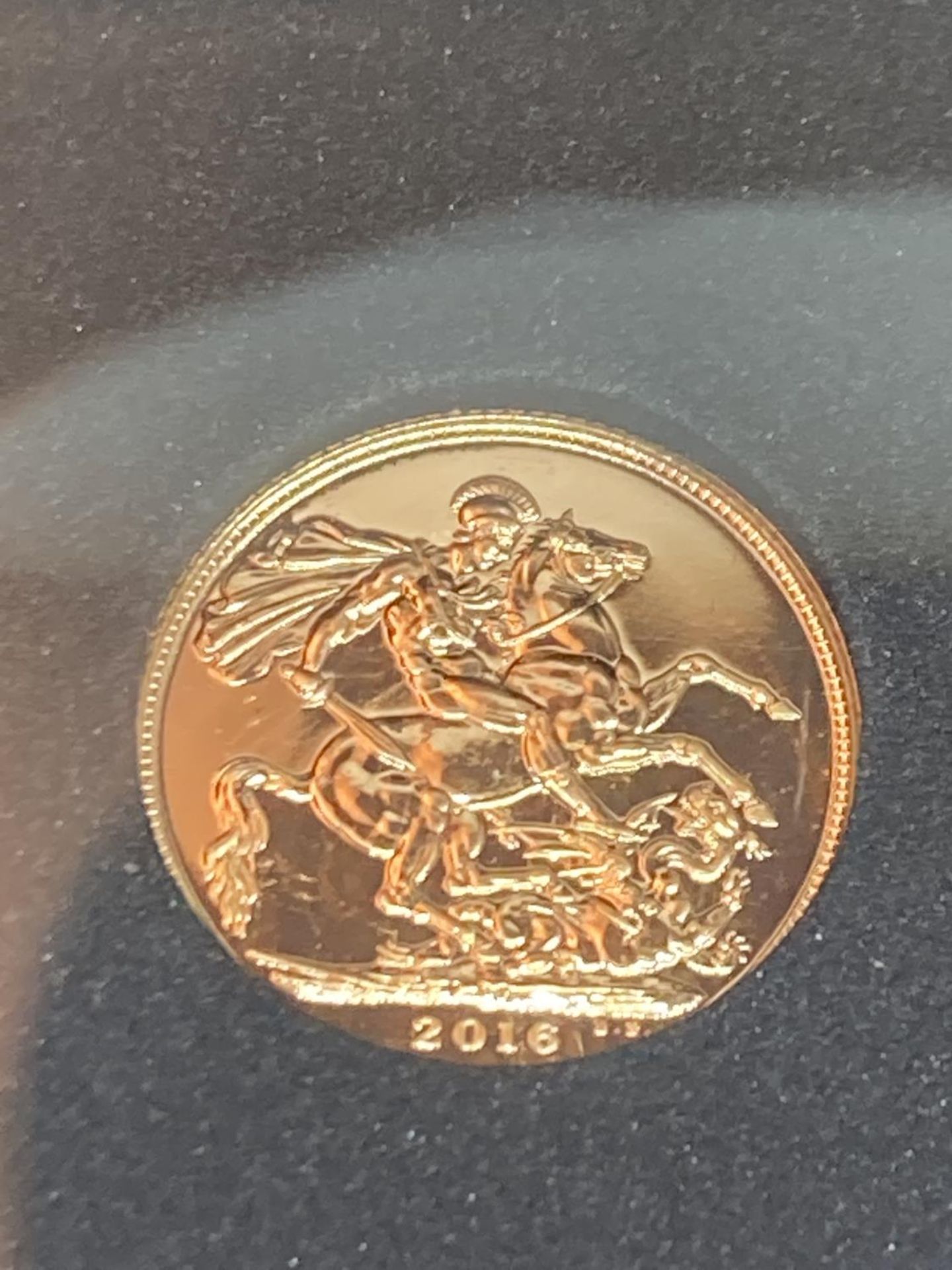 A 2016 LONG TO REIGN OVER US DATESTAMP UK GOLD SOVEREIGN - Bild 4 aus 6