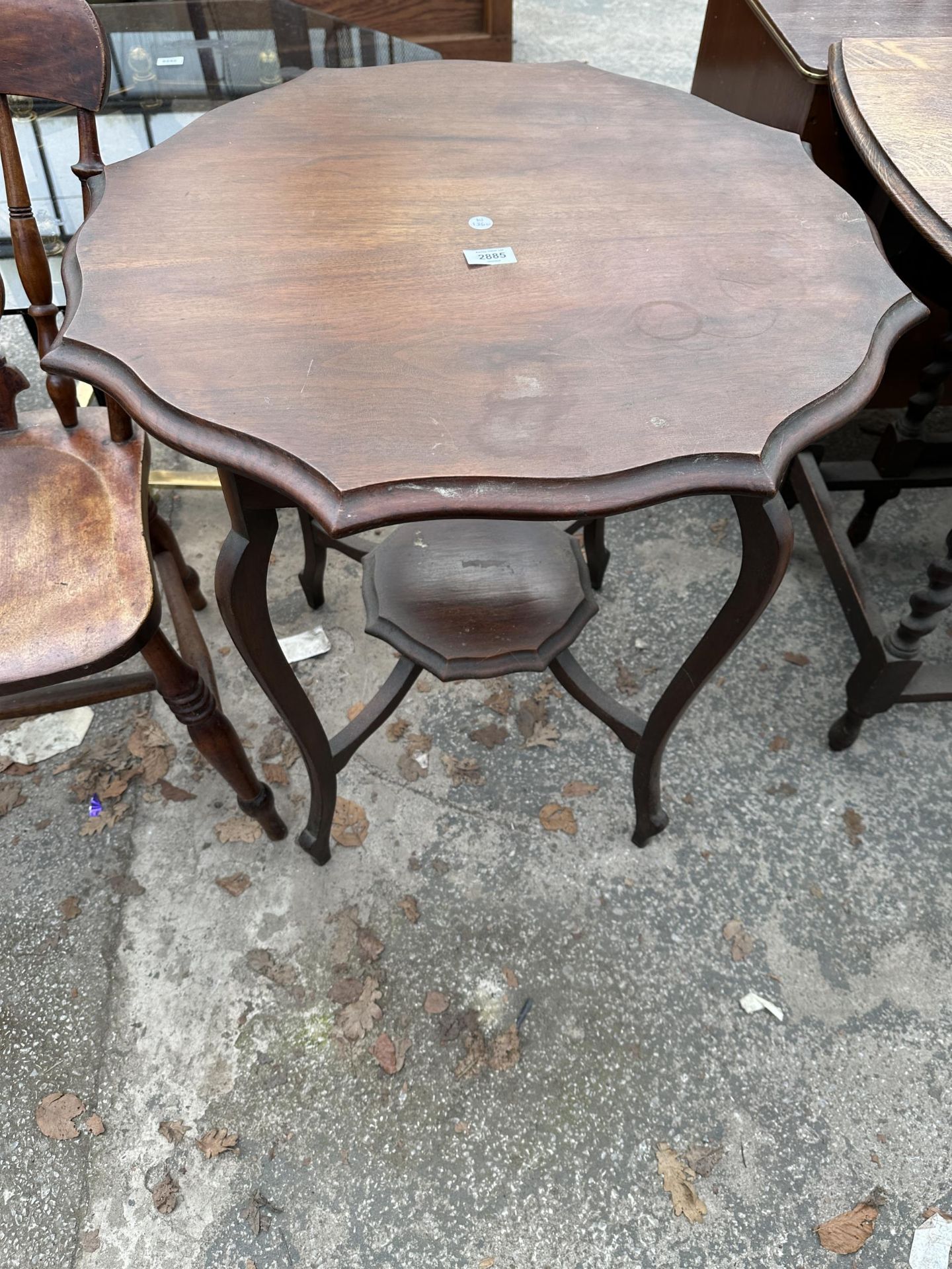 A LATE VICTORIAN MAHOGANY TWO TIER CENTRE TABLE 27" ACROSS