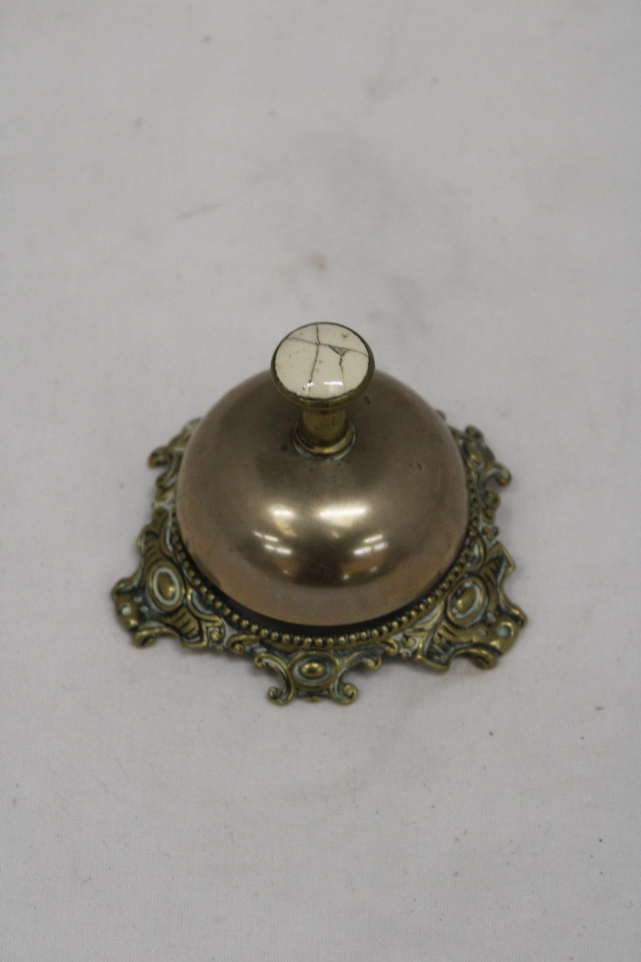 A VICTORIAN HOTEL COUNTER BELL