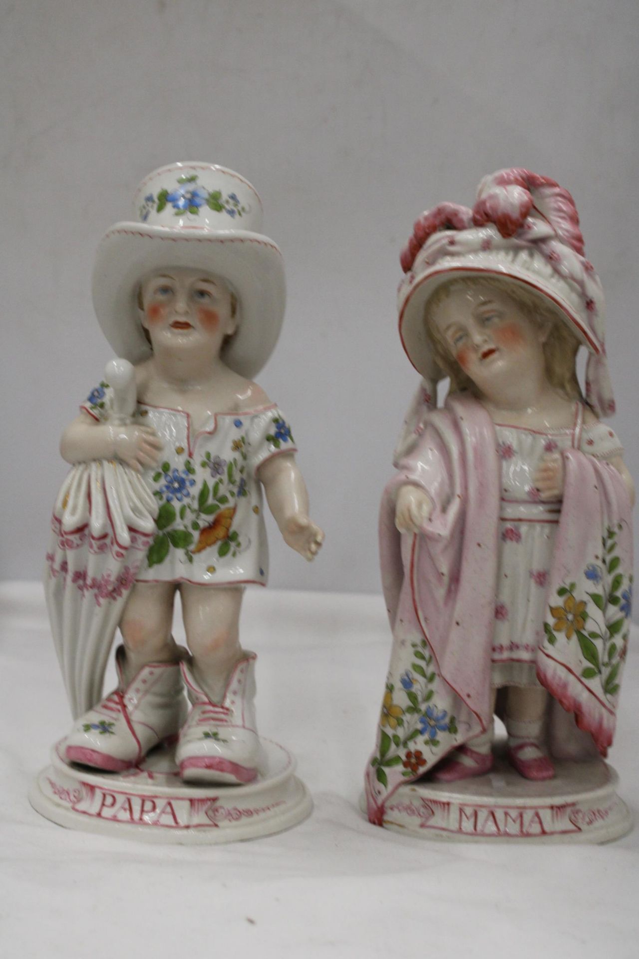 A PAIR OF ANTIQUE ORIGINAL GERMAN CONTA AND BOHME PORCELAIN FIGURES, 'MAMA' AND 'PAPA', GOOD - Image 2 of 6