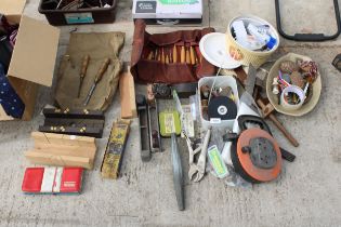 AN ASSORTMENT OF TOOLS TO INCLUDE CHISELS, RASPS AND GUAGES ETC
