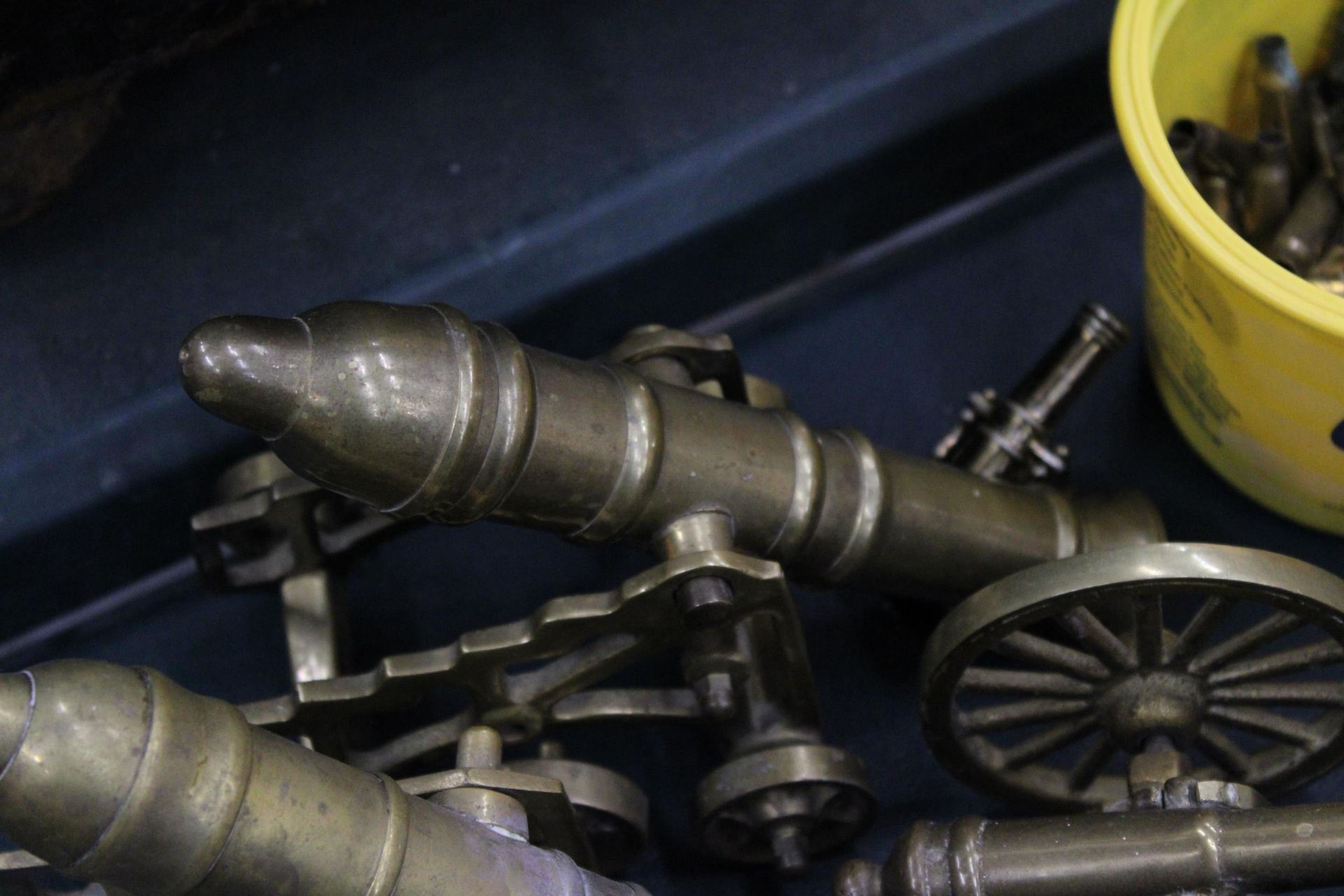 FIVE VINTAGE BRASS CANONS - Bild 5 aus 6