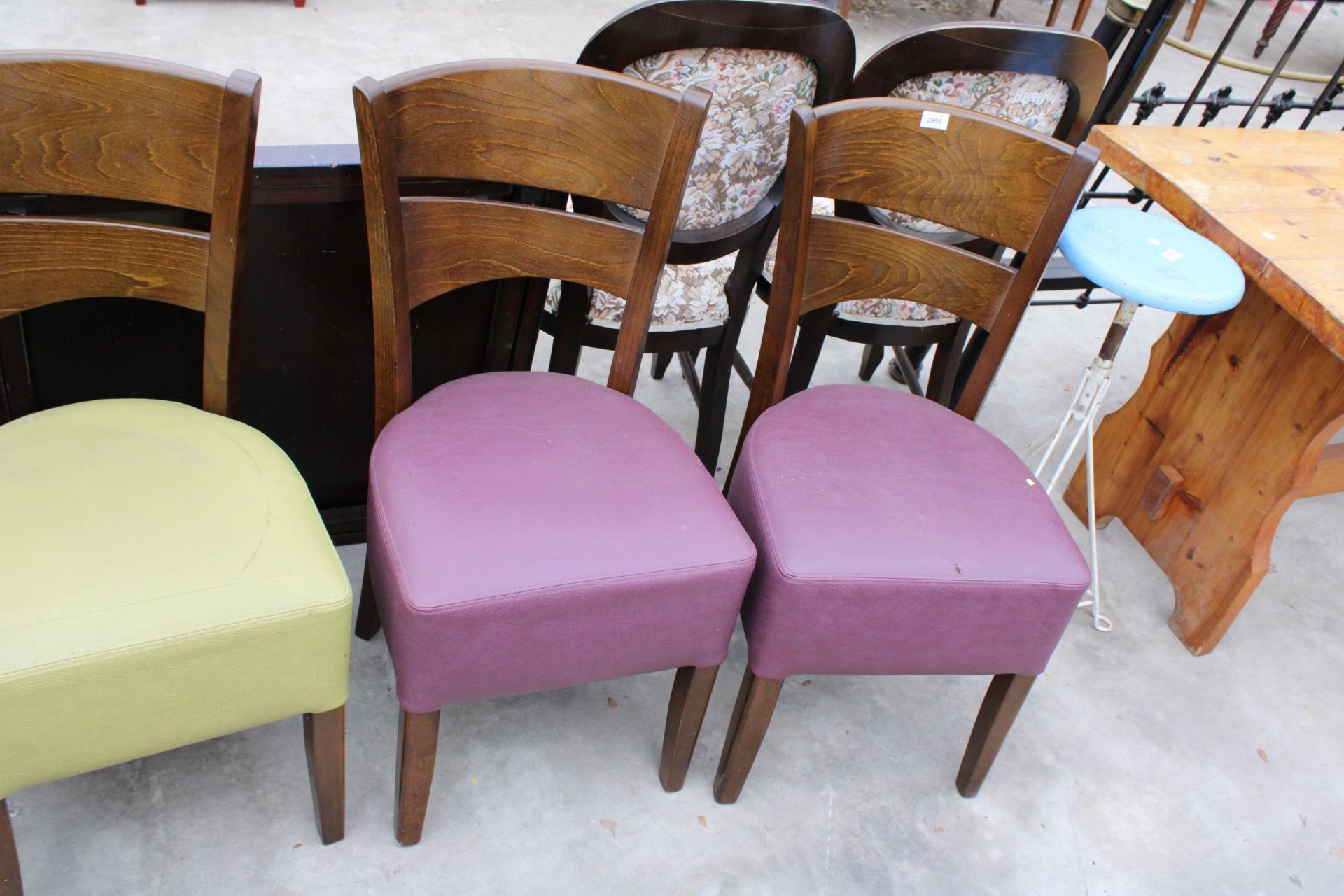 A SET OF FIVE MODERN GEOMETRIC FURNITURE DINING CHAIRS WITH FAUX LEATHER STRAP - Image 2 of 3