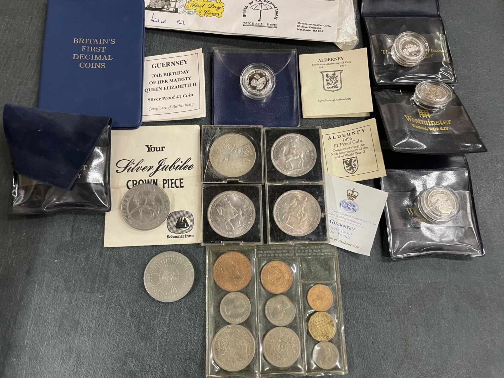 A SELECTION OF UK DECIMAL AND PRE-DECIMAL COINS, TO INCLUDE FOUR 925 SILVER £1 COOINS, VARIOUS 2 - Bild 4 aus 4