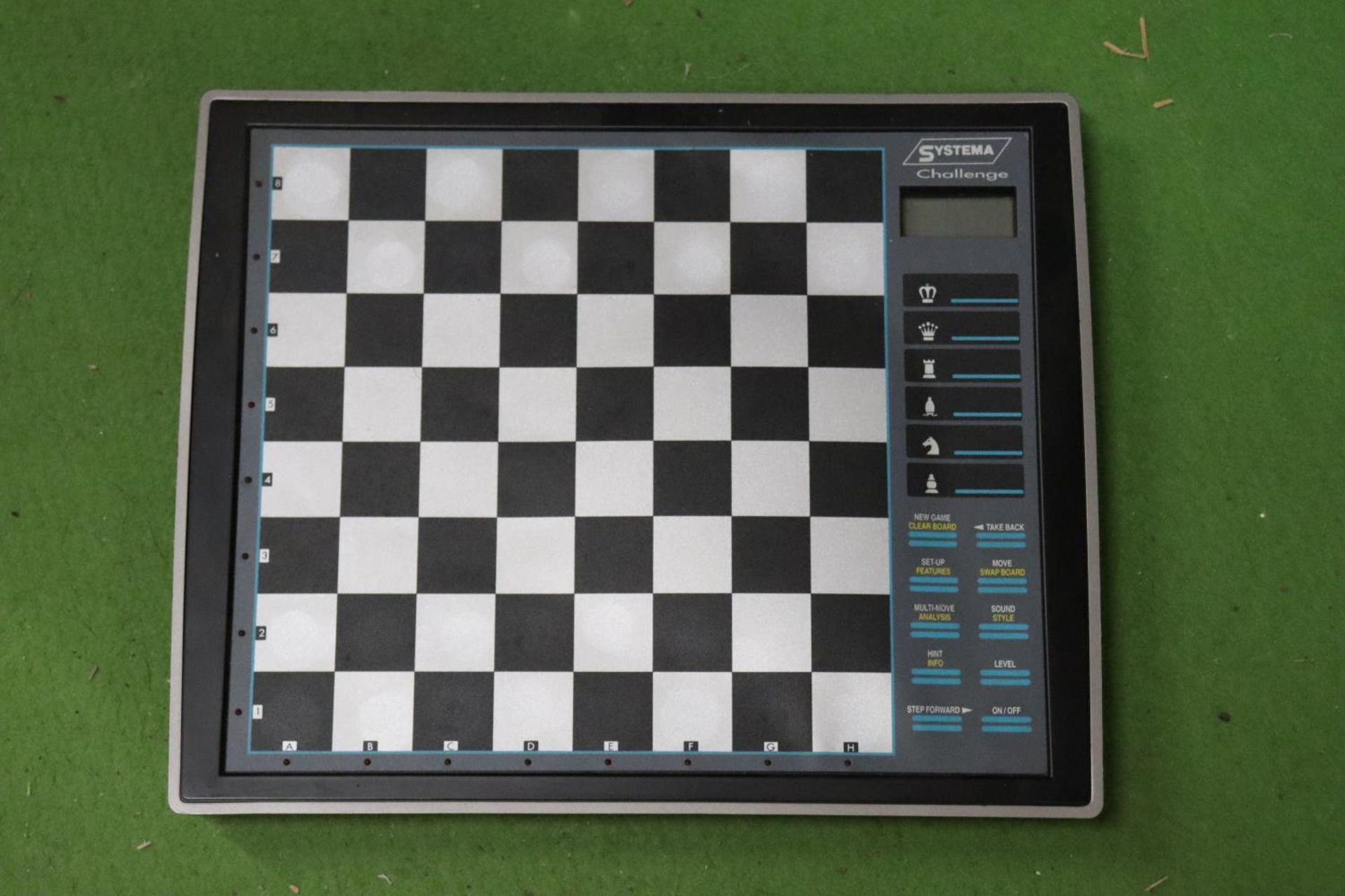 A COMET CHALLENGE CHESS COMPUTER WITH MANUAL - Image 3 of 5