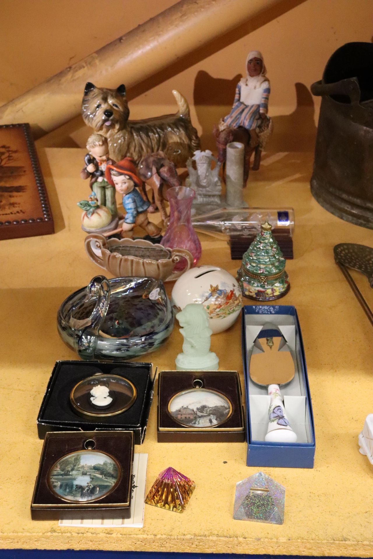 A LARGE LOT TO INCLUDE GOEBEL FIGURES, LEATHER CAMELS, ROYAL WORCESTER, ETC