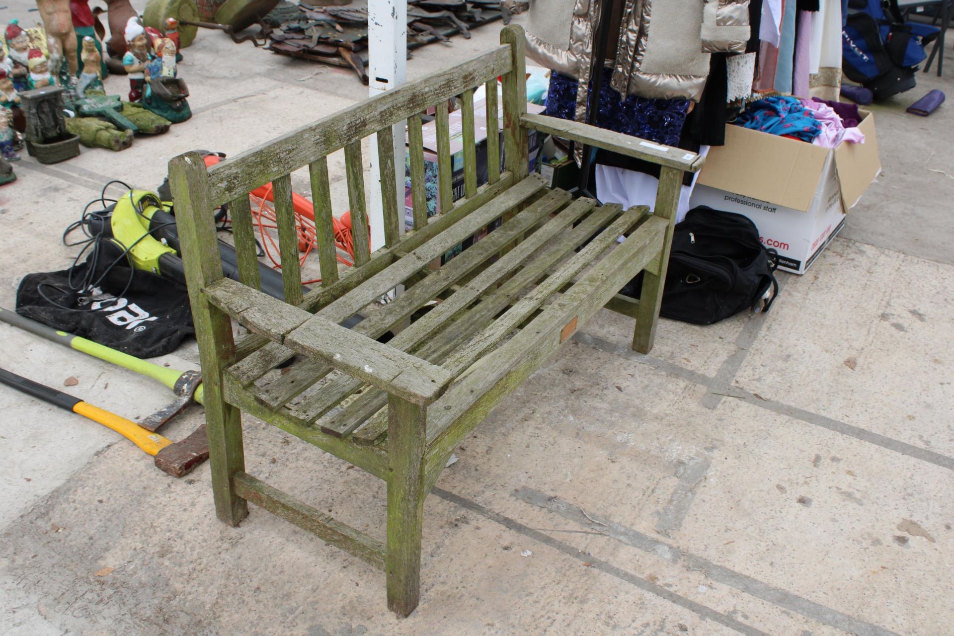 A WOODEN SLATTED GARDEN BENCH - Image 2 of 2