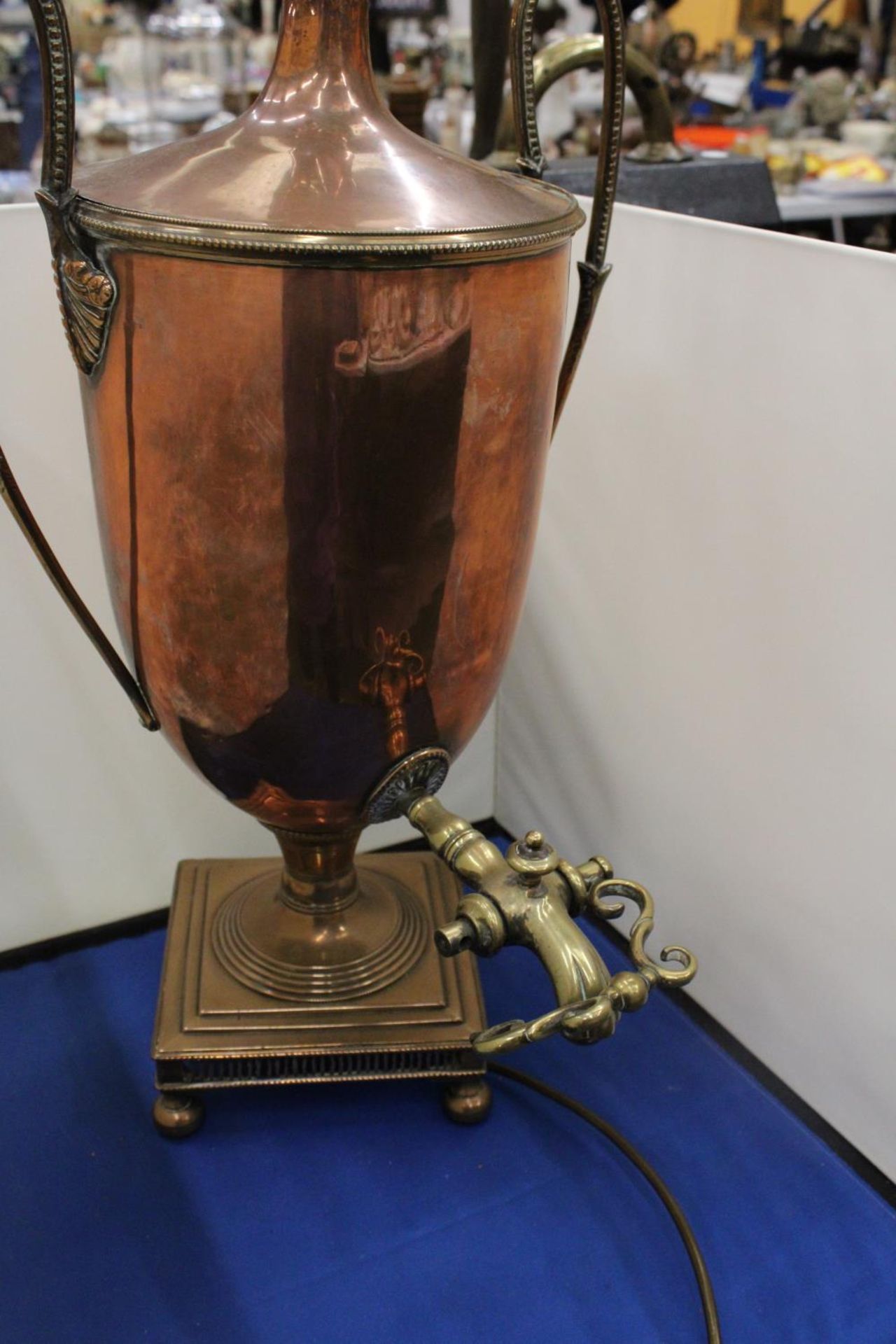 A BRASS AND COPPER SAMOVAR CONVERTED TO A LAMP - Image 2 of 4