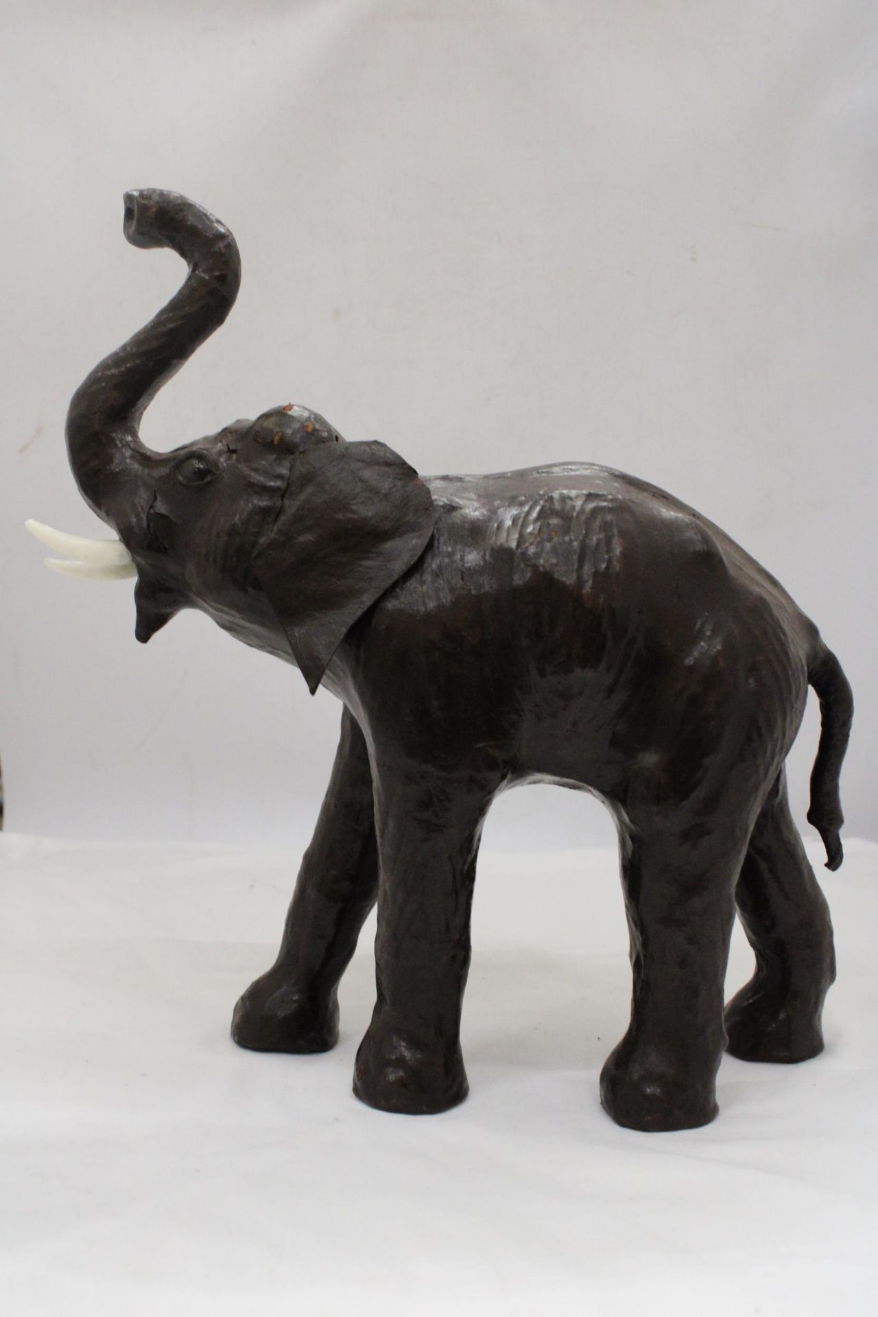 A VINTAGE LEATHER ELEPHANT, HEIGHT 35CM - Image 3 of 6