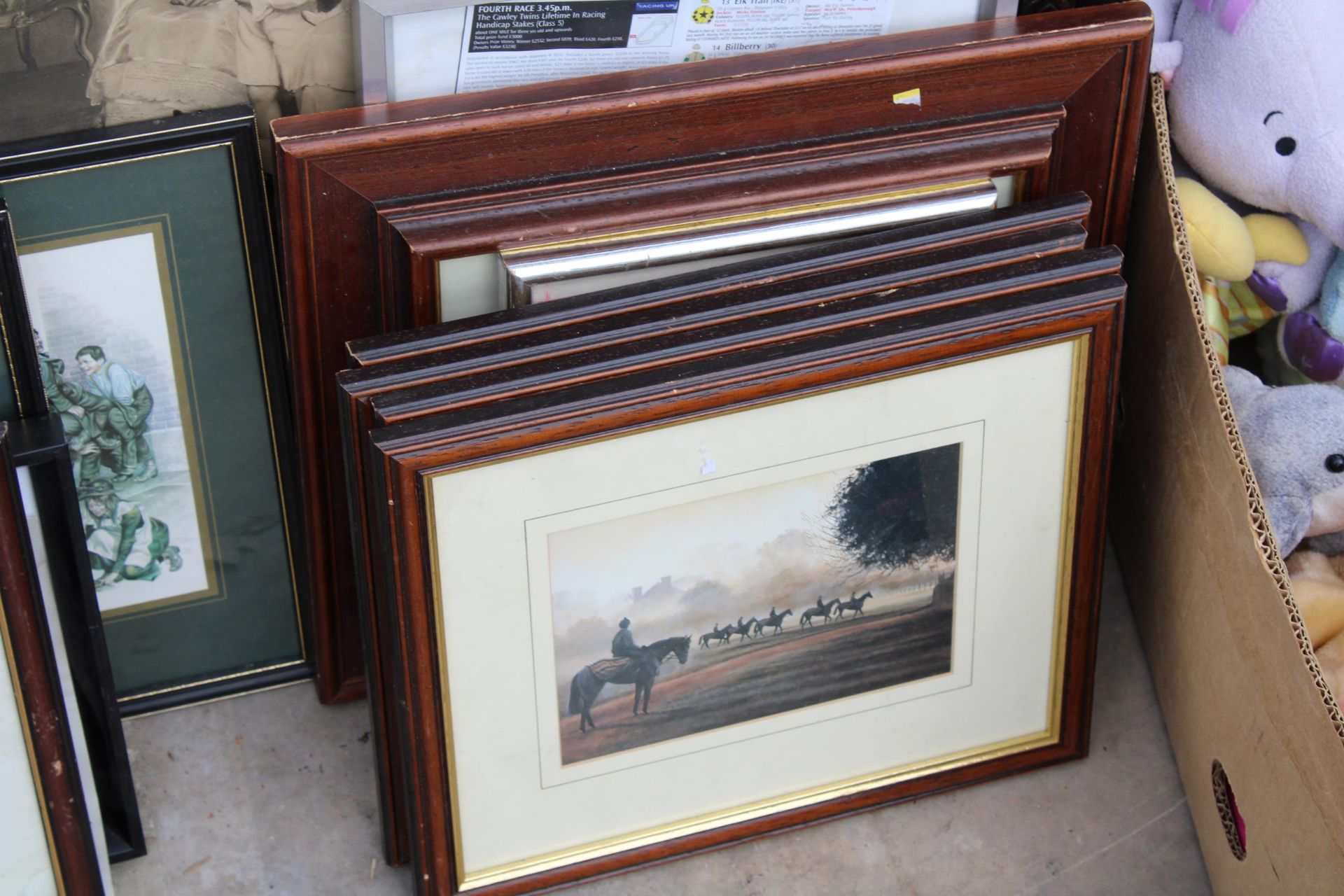 AN ASSORTMENT OF VARIOUS VINTAGE FRAMED PRINTS AND PICTURES - Image 3 of 4