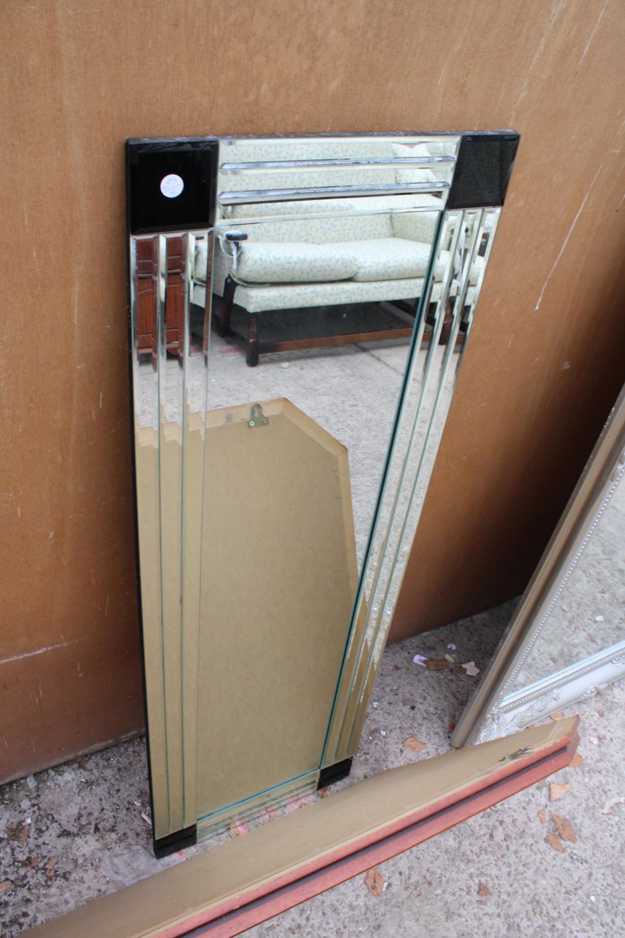 FIVE VARIOUS MODERN WALL MIRRORS - Image 3 of 3