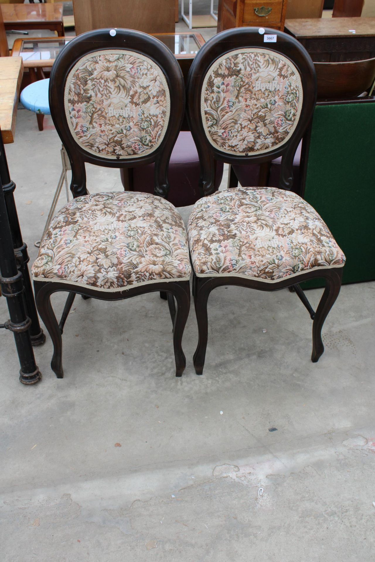 A PAIR OF VICTORIAN STYLE DINING CHAIRS