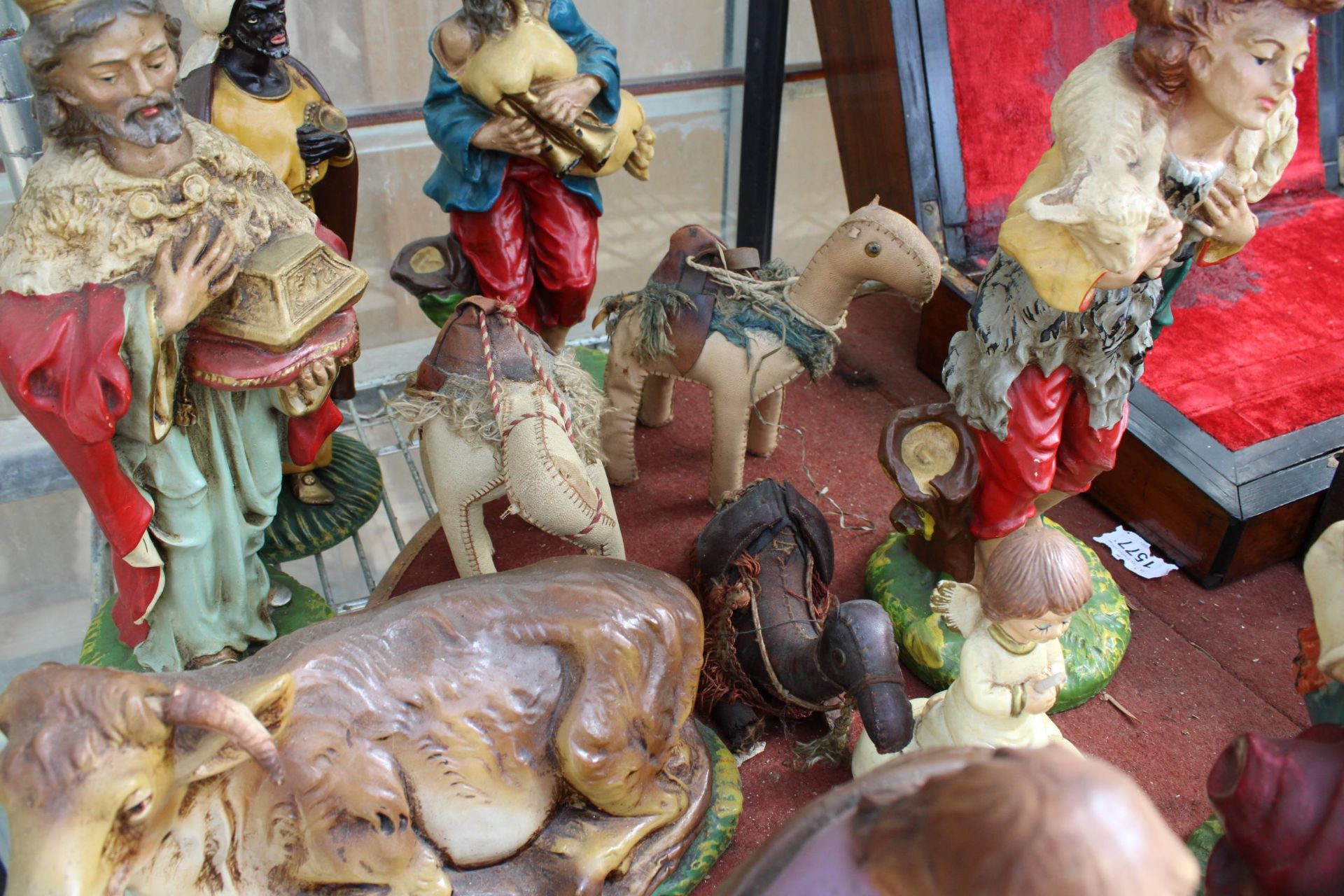 AN ASSORTMENT OF RESIN RELIGIOUS FIGURES - Image 4 of 4