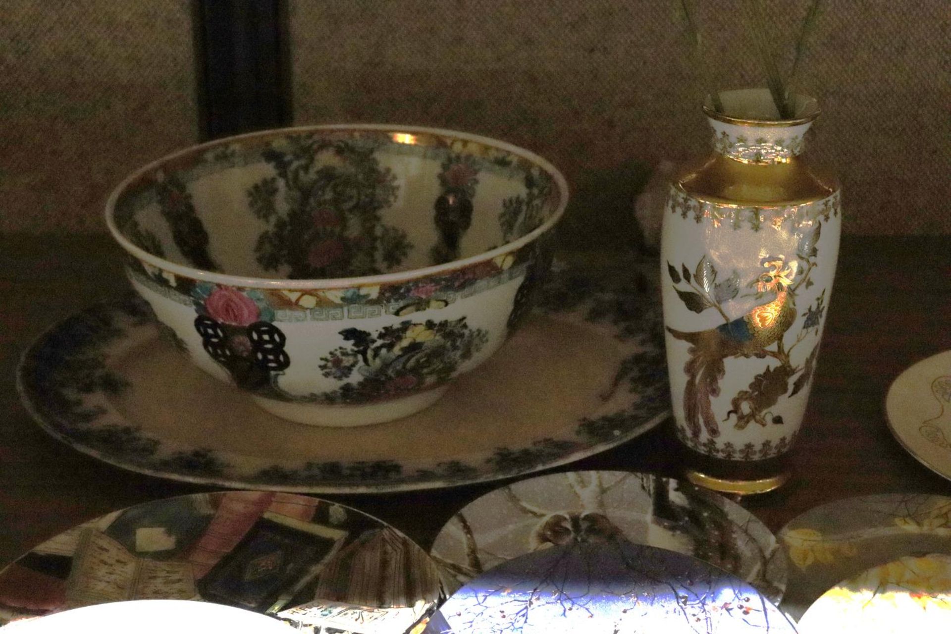 A COLLECTION OF TWENTY CABINET PLATES, PLUS A LARGE ORIENTAL STYLE BOWL SND VASE - Image 2 of 7