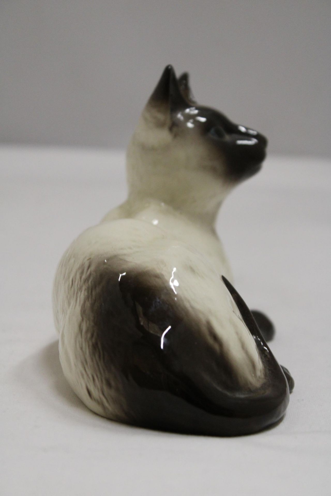 A BESWICK SIAMESE CAT - Bild 5 aus 6