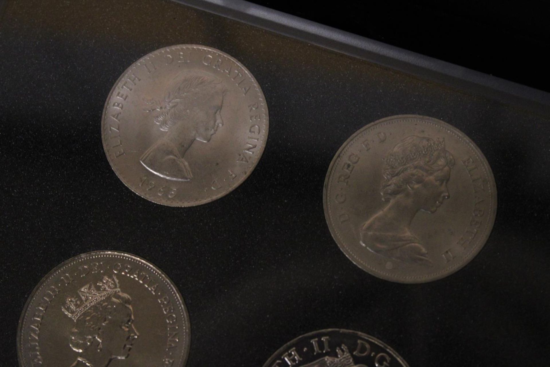 A WESTMINSTER BOXED FOUR COIN SET "THE PORTRAITS OF A QUEEN" WITH CERTIFICATE OF AUTHENTICITY - Image 5 of 5