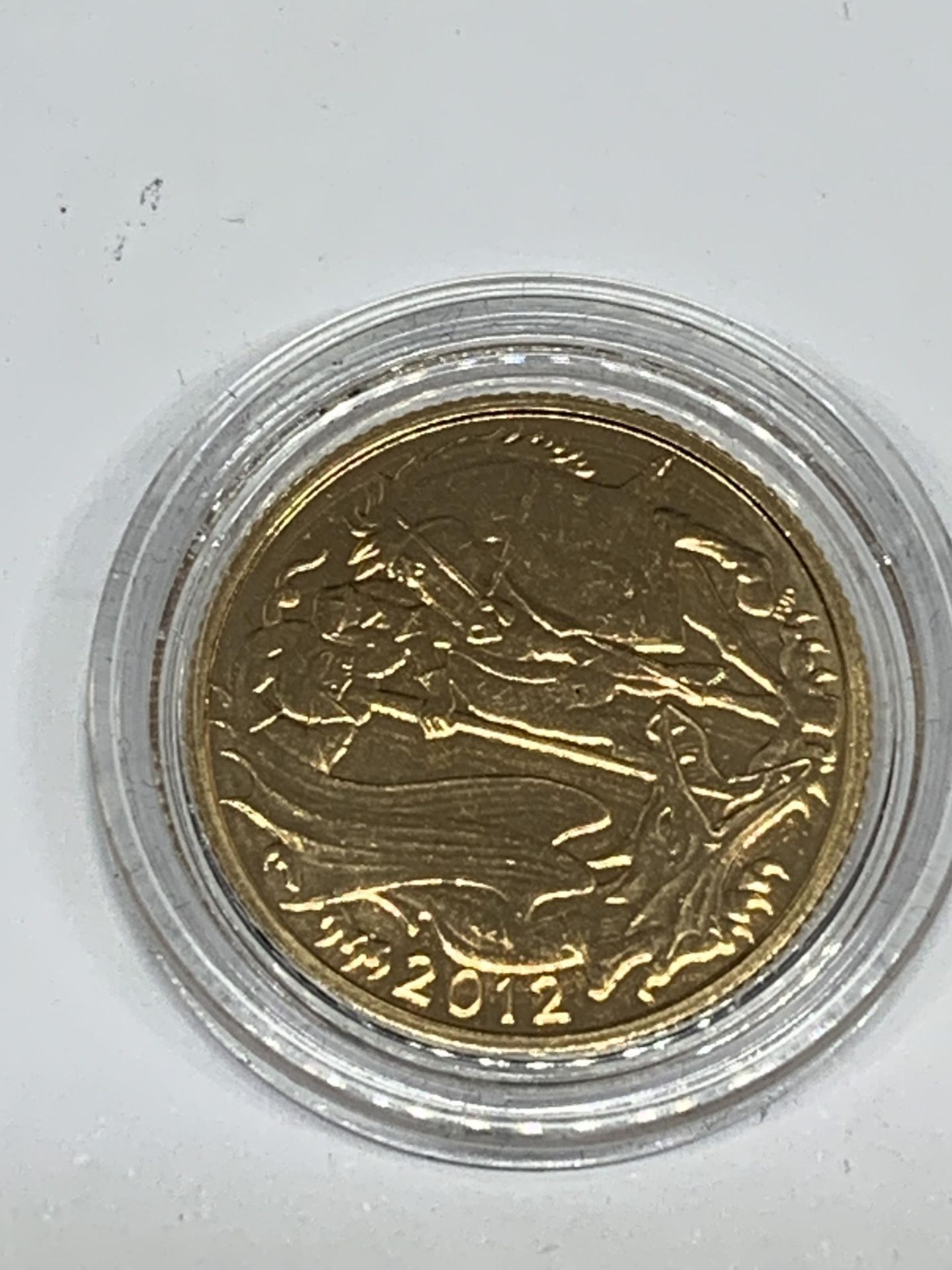 A 2012 GOLD SOVEREIGN QUEEN ELIZABETH II DIAMOND JUBILEE