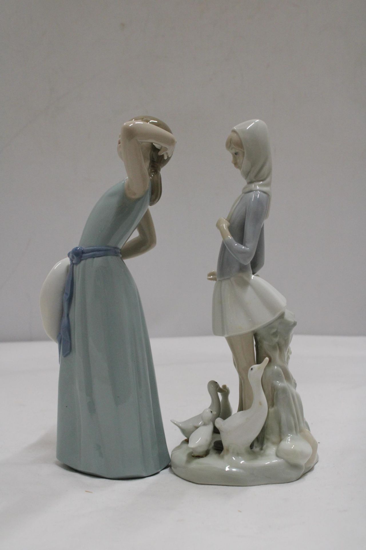 TWO LLADRO FIGURES ONE A/F - Image 3 of 6