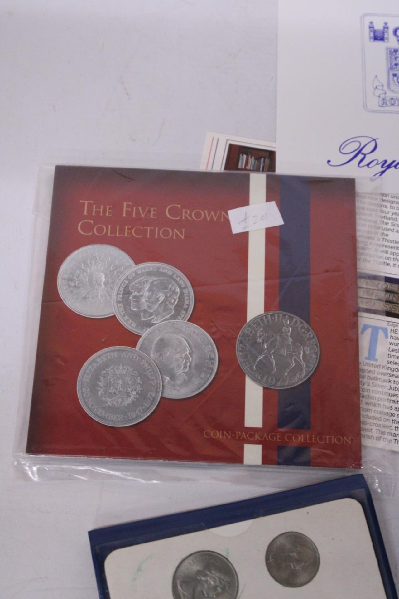 A COLLECTION OF COINS TO INCLUDE THE FIVE CROWN COLLECTION, 1984 ROYAL MINT UNCIRCULATED COIN - Bild 2 aus 5
