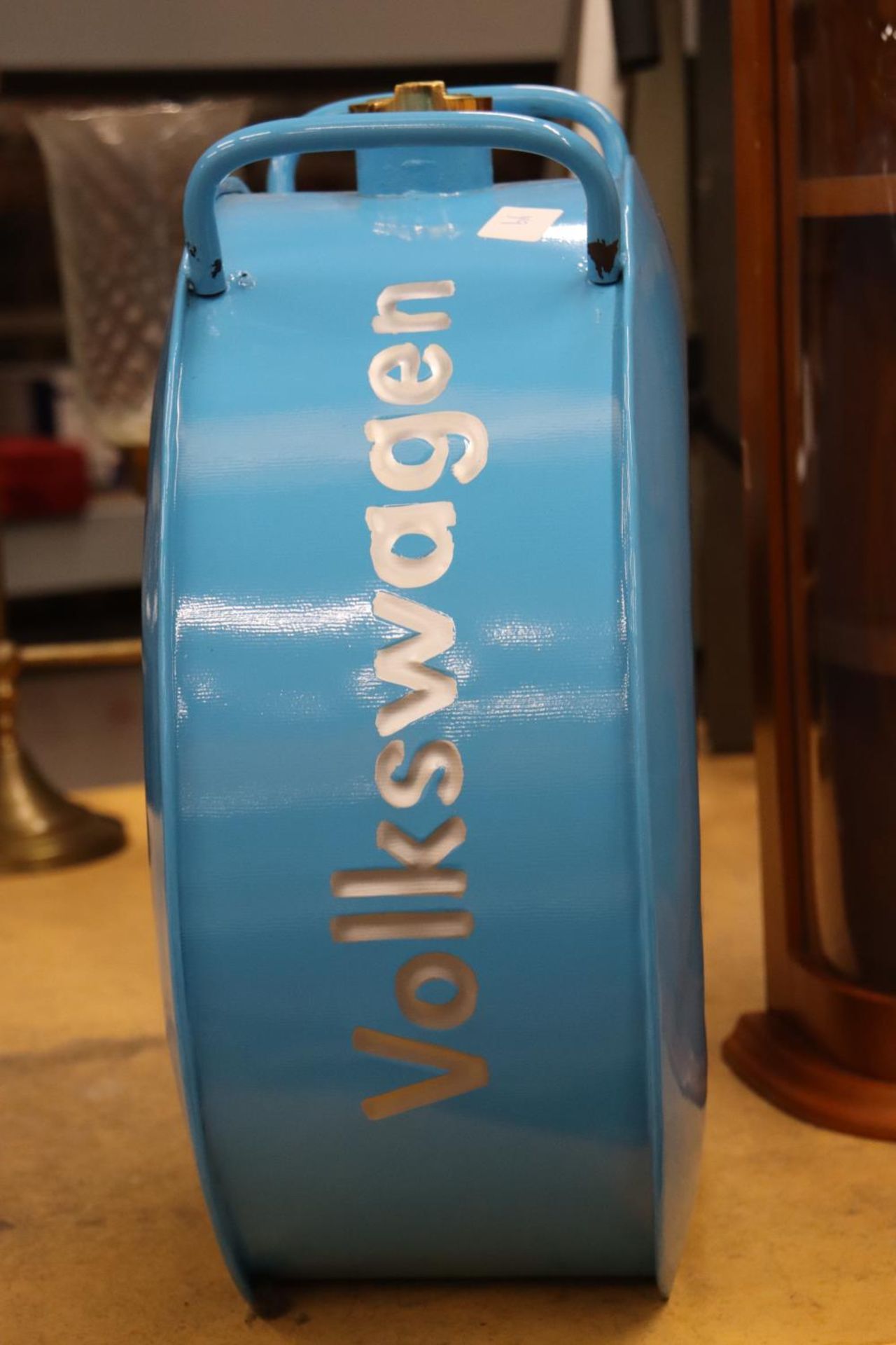 A LIGHT BLUE VOLKSWAGEN PETROL CAN - Image 3 of 4