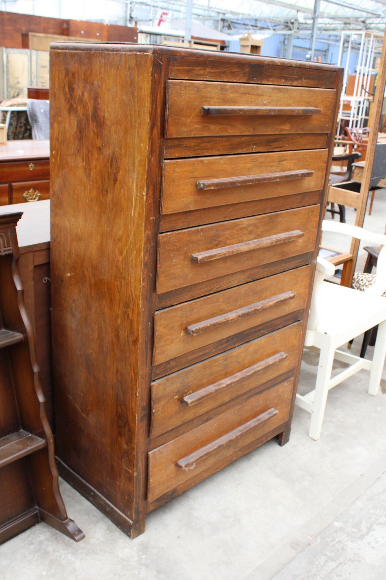 A MID 20TH CENTURY CHEST OF SIX DRAWERS, 30" WIDE - Image 2 of 2