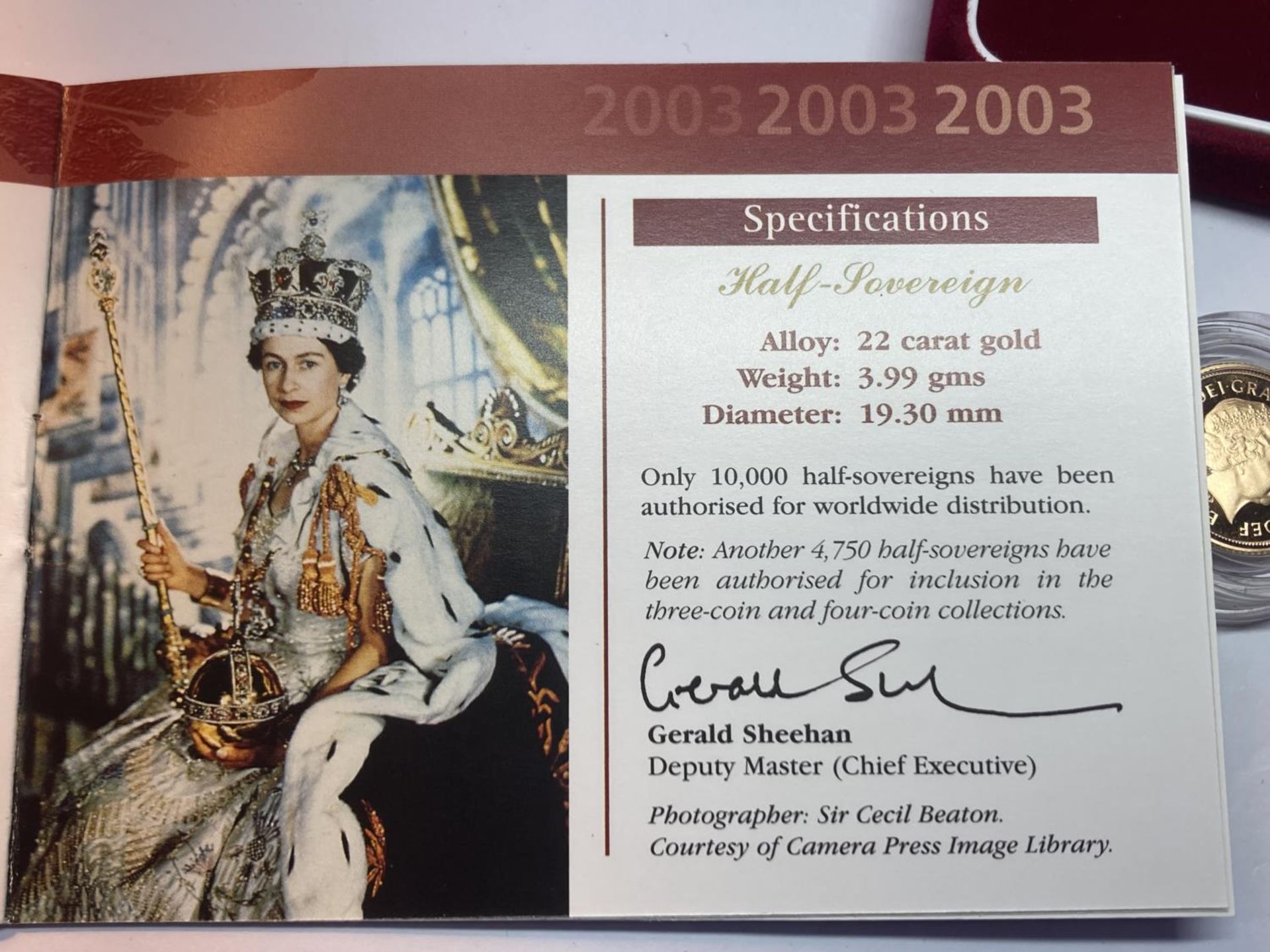A 2003 GOLD PROOF HALF SOVEREIGN NO 03411 OF 10,000 IN A PRESENTATION BOX WITH CERTIFICATE OF - Image 5 of 5