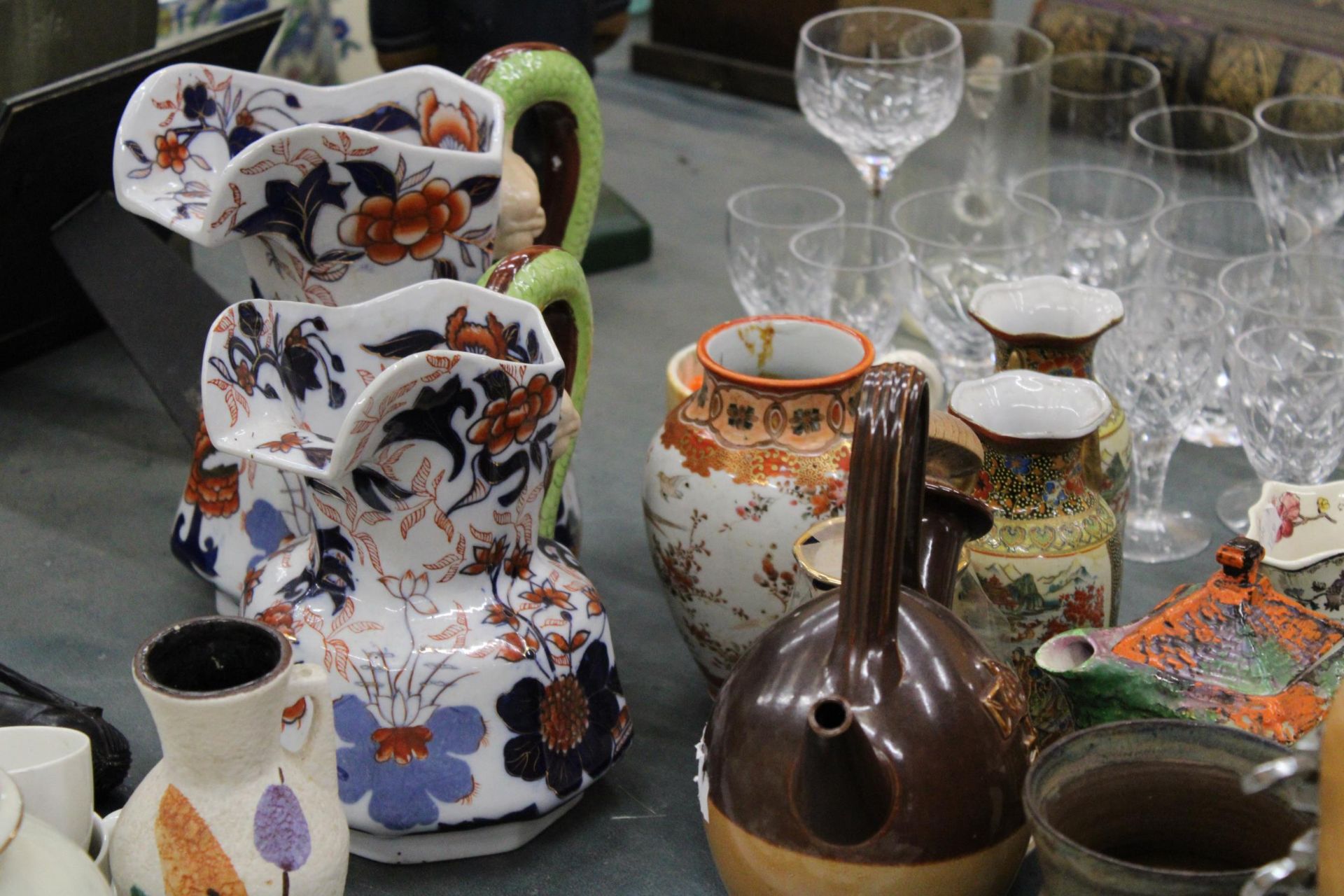 A LARGE LOT OF CERAMICS TO INCLUDE RINGTONS JUGS, ORIENTAL VASES, MASON'S JUG AND VASE, STUDIO - Image 4 of 5