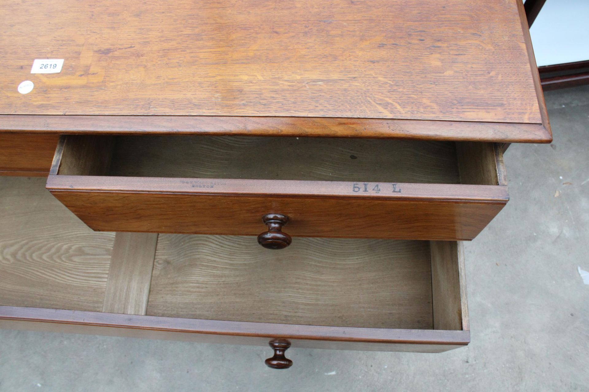 A VICTORIAN OAK CHEST OF TWO SHORT AND TWO LONG DRAWERS, 48" WIDE - Image 5 of 8