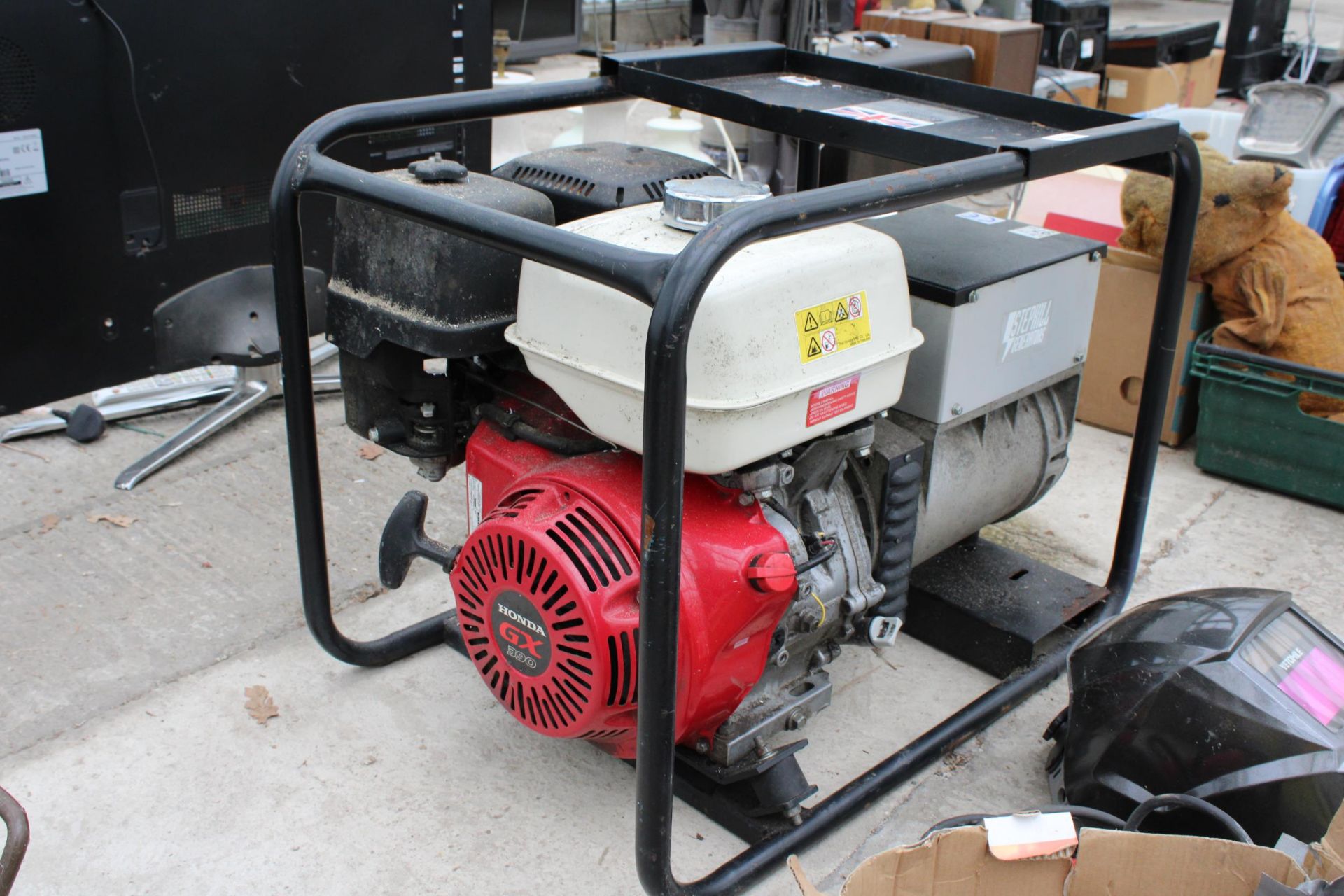 A HONDA WELDER GENERATOR, WITH MASKS, LEADS AND OWNERS WORKSHOP MANUAL - Image 3 of 4