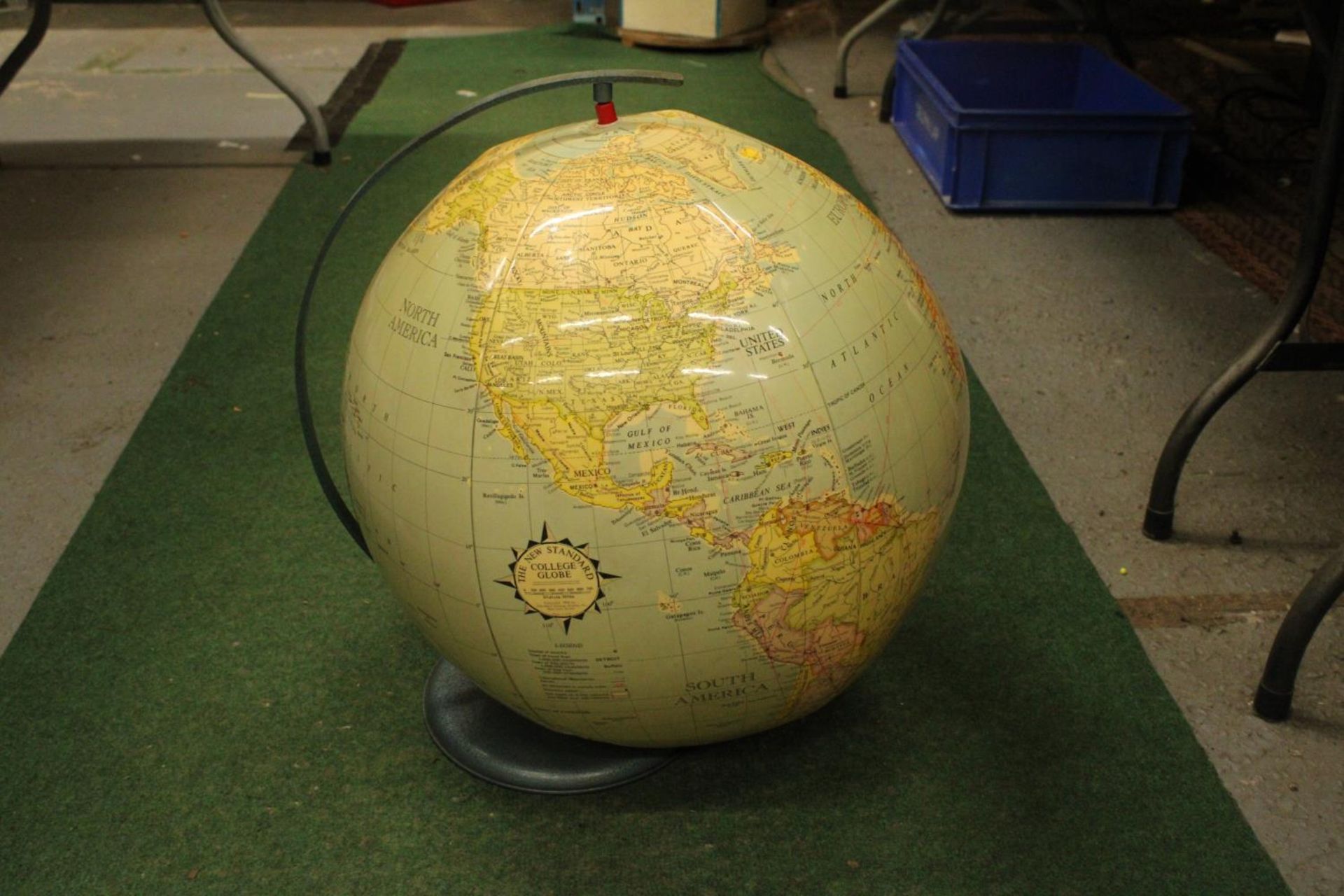 A VINTAGE THE NEW STANDARD COLLEGE GLOBE - INFLATABLE - Image 2 of 4
