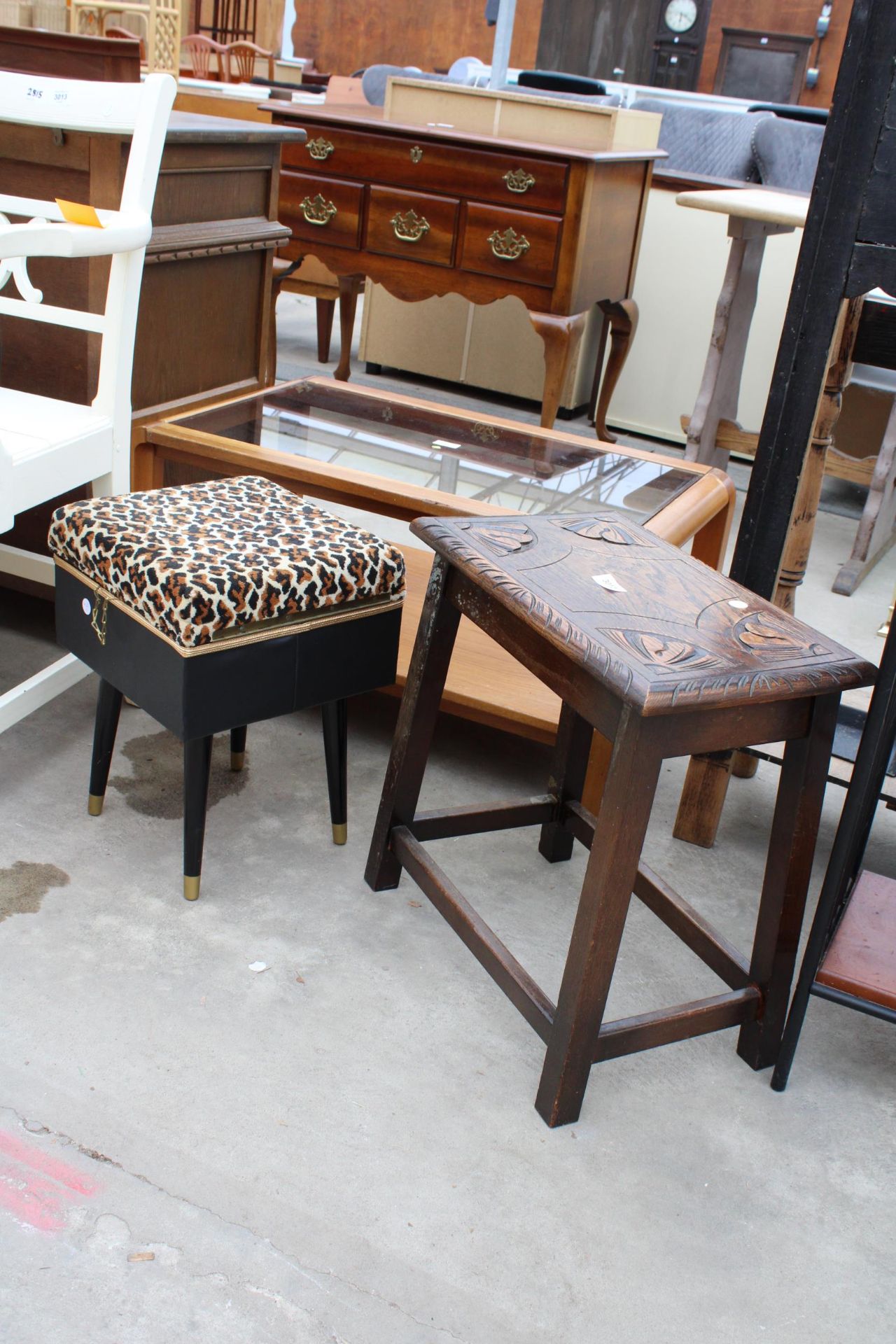 A JACOBEAN STYLE OAK STOOL AND MODERN STOOL / BOX - Image 2 of 4