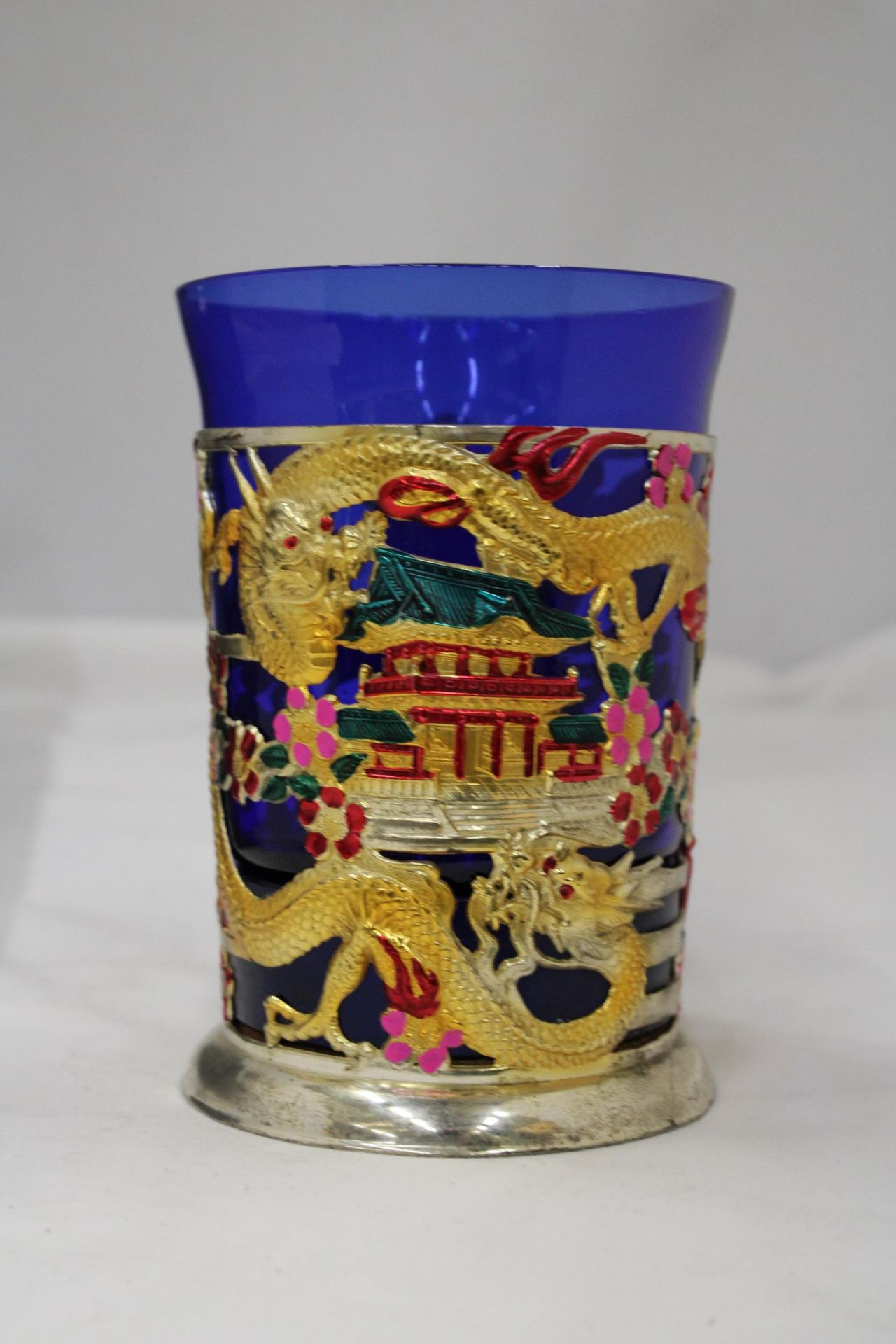 A MUSICAL GLASS WITH METAL ORIENTAL STYLE HOLDER, BOXED, HEIGHT 14CM - Image 3 of 6