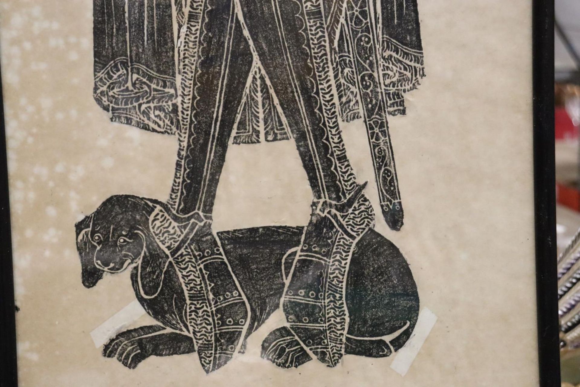 A BRASS RUBBING PRINT OF A MEDIEVAL KNIGHT BELIEVED TO DEPICT SIR WILLIAM FITZRALPH 1323, - Image 3 of 4