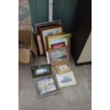 AN ASSORTMENT OF FRAMED PRINTS AND PICTURES