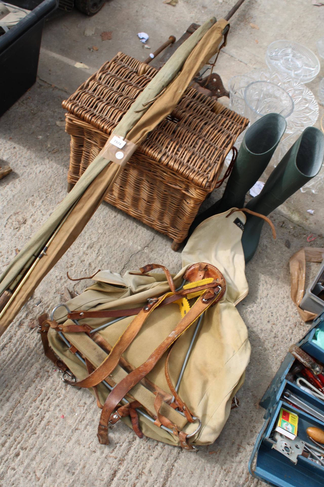 AN ASSORTMENT OF FISHING ITEMS TO INCLUDE RODS, A TACKLE BAG AND A WICKER TACKLE BOX ETC - Image 2 of 2