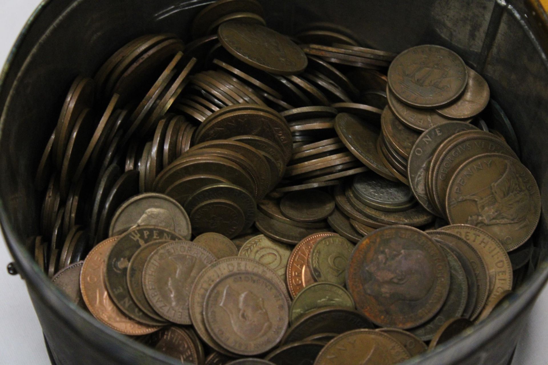 A LARGE TIN OF BRITISH COINS - Image 4 of 4