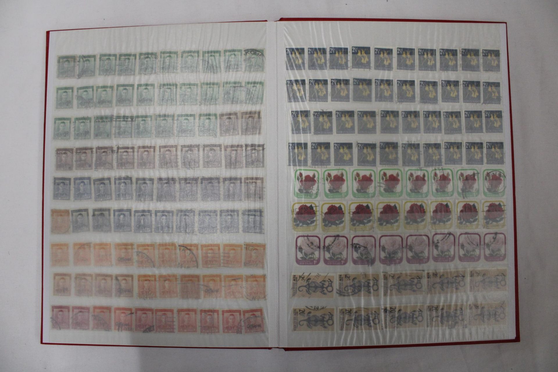 A FULL STOCK BOOK CONTAINING STAMPS OF NEW ZEALAND - Image 3 of 5