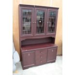 A MODERN MAHOGANY EFFECT LOUNGE UNIT, 47" WIDE