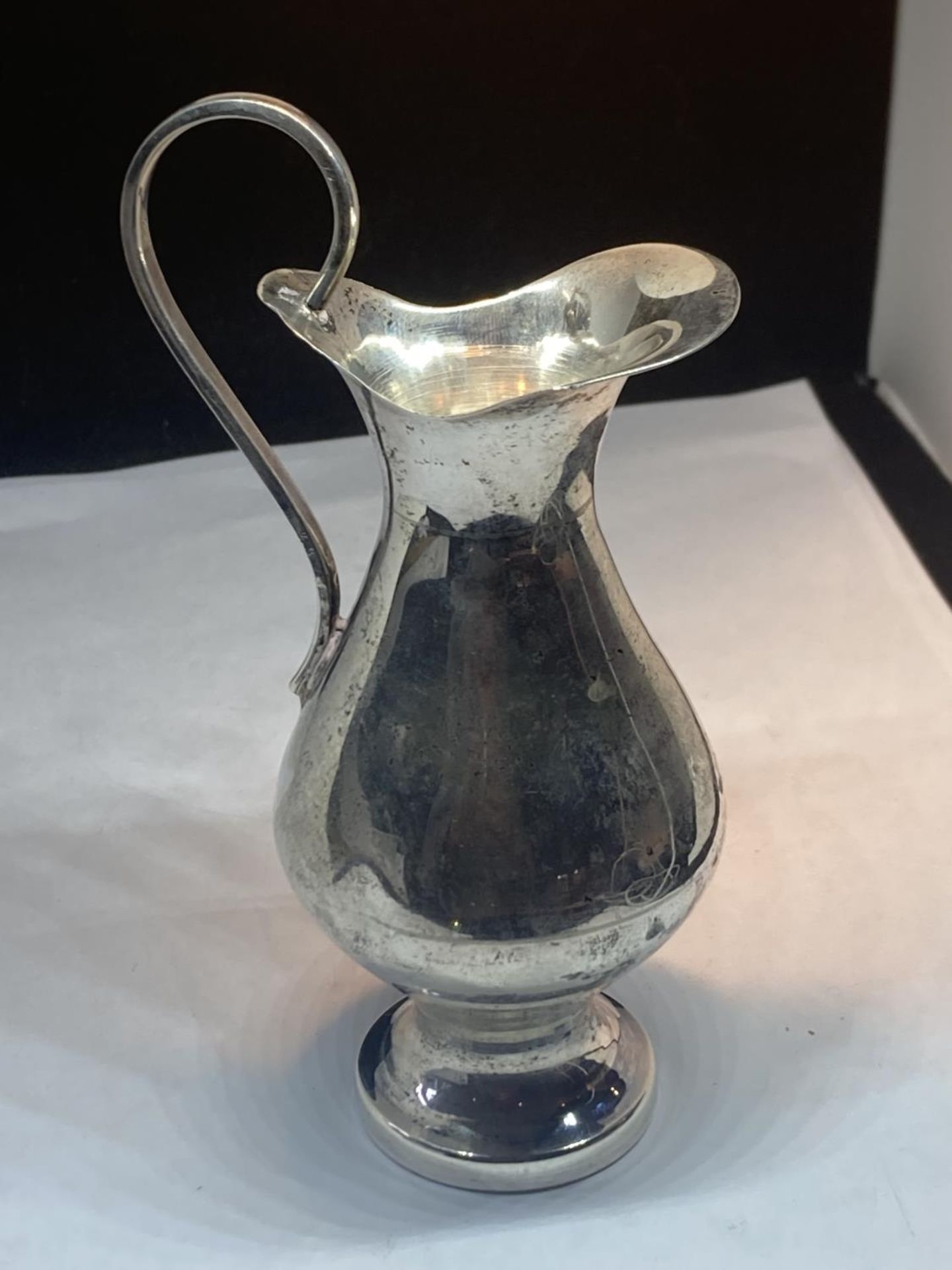 A MARKED 900 SILVER JUG GROSS WEIGHT 92.1 GRAMS - Image 2 of 3